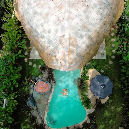 Bamboo Oasis - Casa Koko, Konubi Villa
